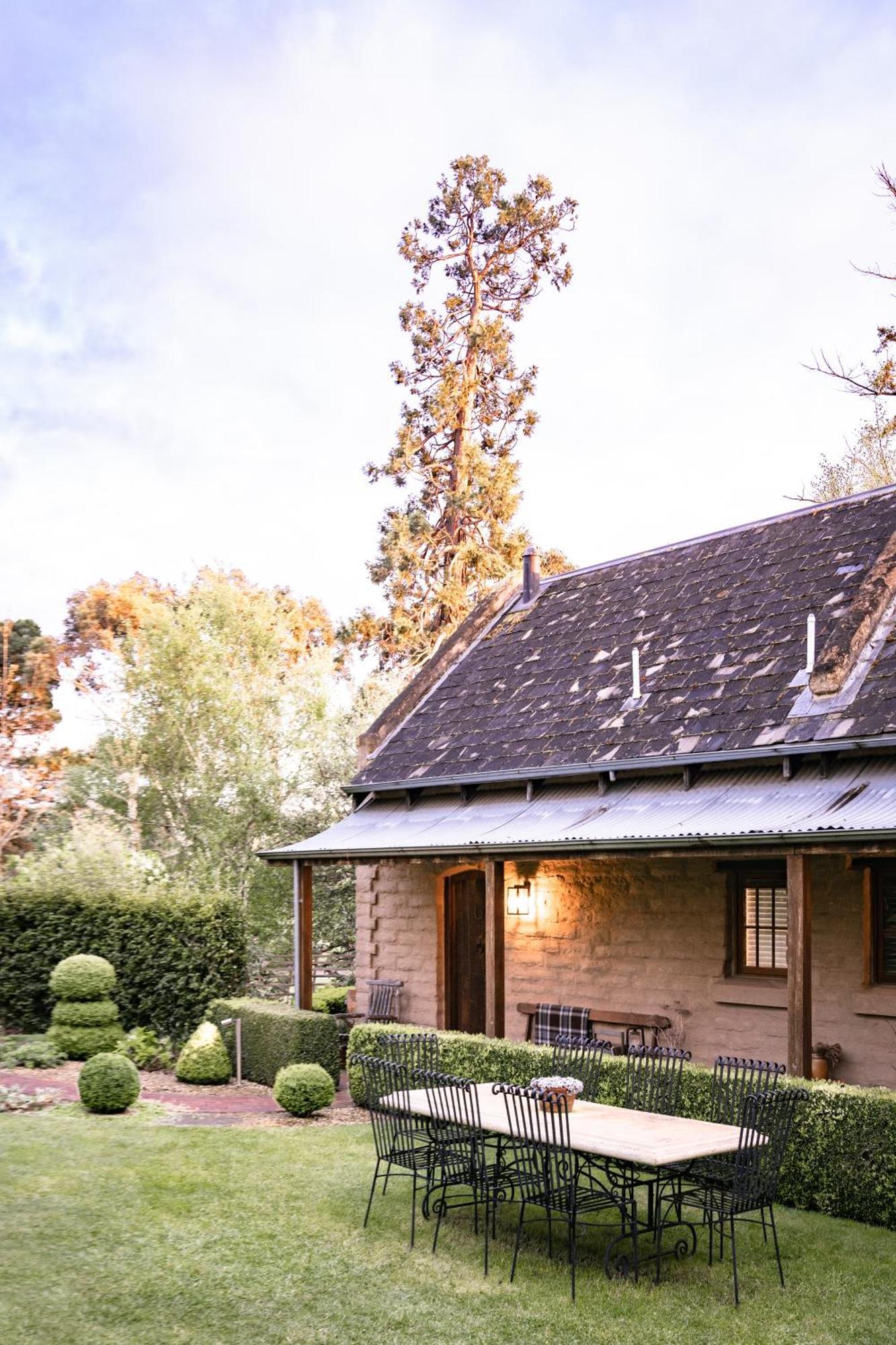 The Stable Lofts Guest House Carrick Bagian luar foto